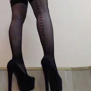 Model - TheNaughtyGF 6