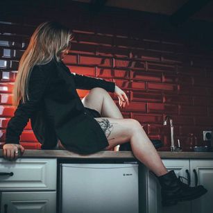 Model - Mira masturbation