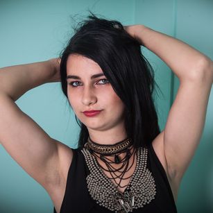 Model - Amber Quinn boobs