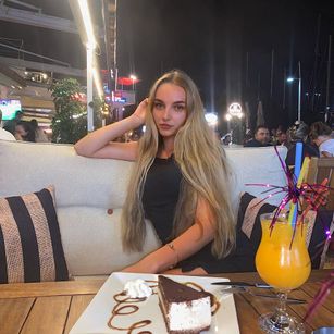 Model - SweetRose anal