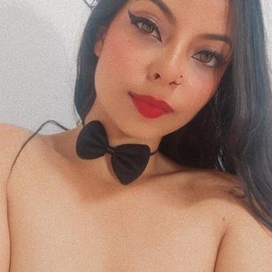 Model - Luu_sell footjob