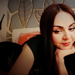 Model - Dana Veber brunettes
