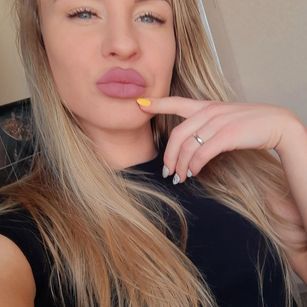 Model - Kissy_face Blonde