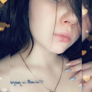 Model - HallyHarley tits