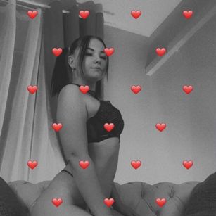 Model - HallyHarley curvy