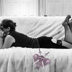 Model - Katriana Shade glasses