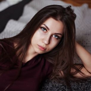 Model - Lili fingering