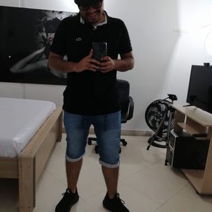 Model - juank.webcam cum