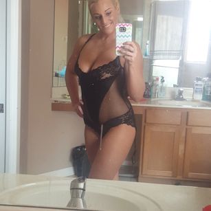 Model - Paris Knight ass