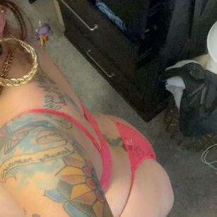 Model - TattooedBabydoll piercing