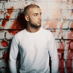 Model - DonConnery versatile