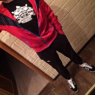 Model - Tom Bale feet