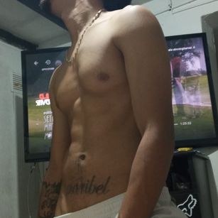 Model - santiagus dueno
