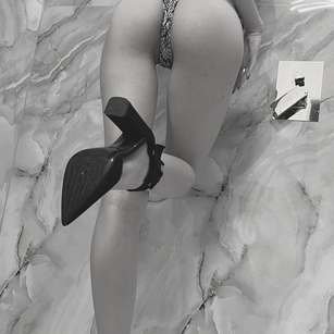 Model - AmeliaJune dildo