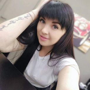 Model - Louisa schoolgirl