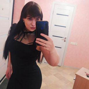 Model - Louisa cam2cam