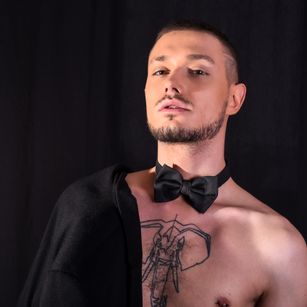 Model - Dexter Scofield anal