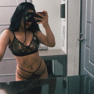 Model - Lady_Linna brunette