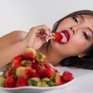 Model - RianaTomsson squirt