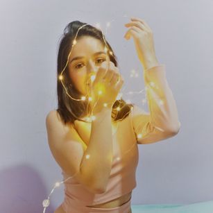 Model - Mariana young