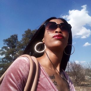 Model - CURVYSLENDER slender