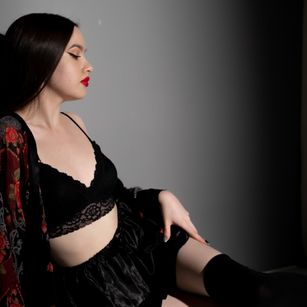 Model - Fiollena Hot