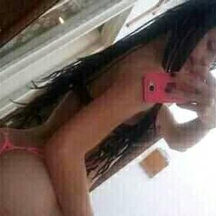 Model - Scarlett_loman acuatro