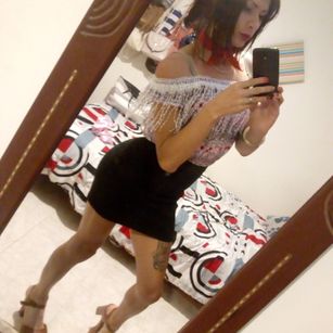 Model - Scarlett_loman tits