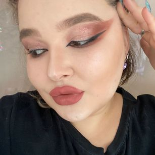 Model - vicky_queenj joi