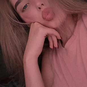 Model - Poppet sweet