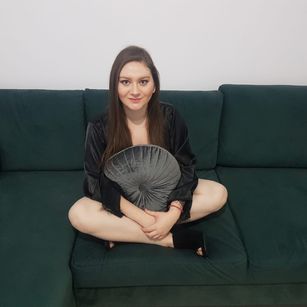 Model - AmandaConnery oil