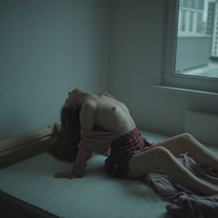 Model - Mira Moore masturbation