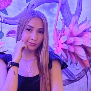 Model - Bianca Brunni cum