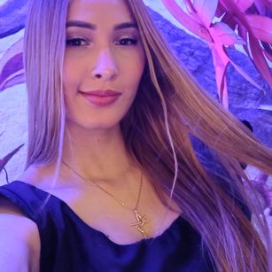 Model - Bianca Brunni heels