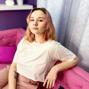 Model - MaddieDay girl