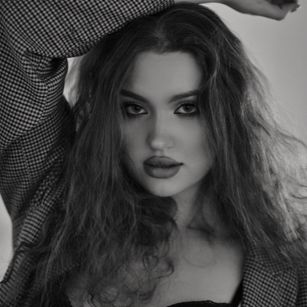 Model - Stephany bigboobs