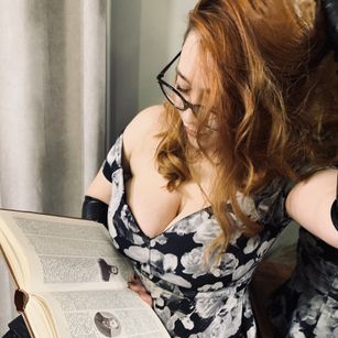 Model - NightQueen bigtits