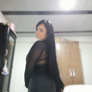 Model - MiaSMIITH bigass