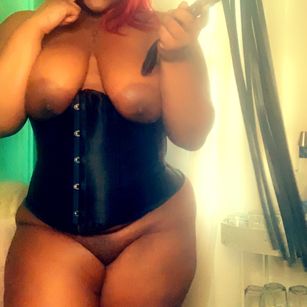 Model - La Fraise au Chocolat goddess