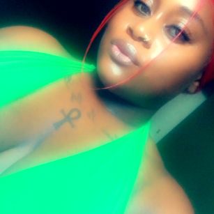 Model - La Fraise au Chocolat paypig