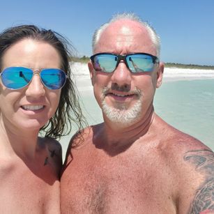 Model - Beachbabndude sucking