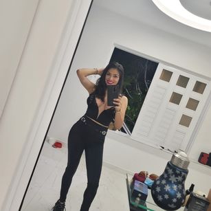 Model - LatinAnaSofia tits