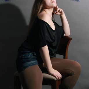 Model - Goddess Claes Cummings allnatural