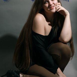 Model - Goddess Claes Cummings hairylegs