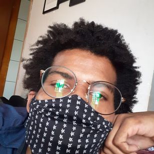 Model - Danny Mills black