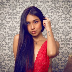 Model - Erina Slade anal