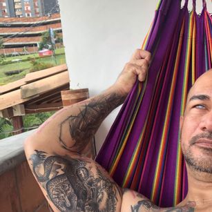 Model - live.cid.9563ab54eca8f0be complacer