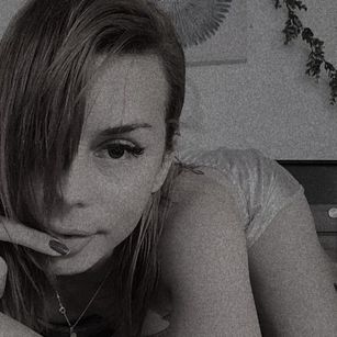 Model - kattyrosse dildo