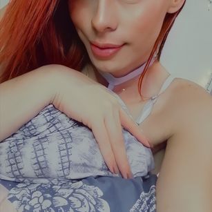 Model - kattyrosse feet