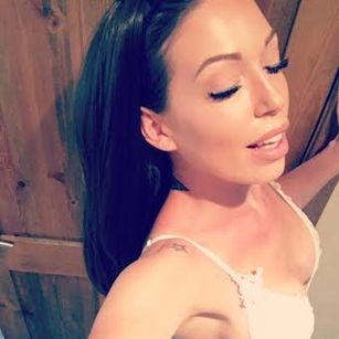 Model - Sophia Hunter gushing